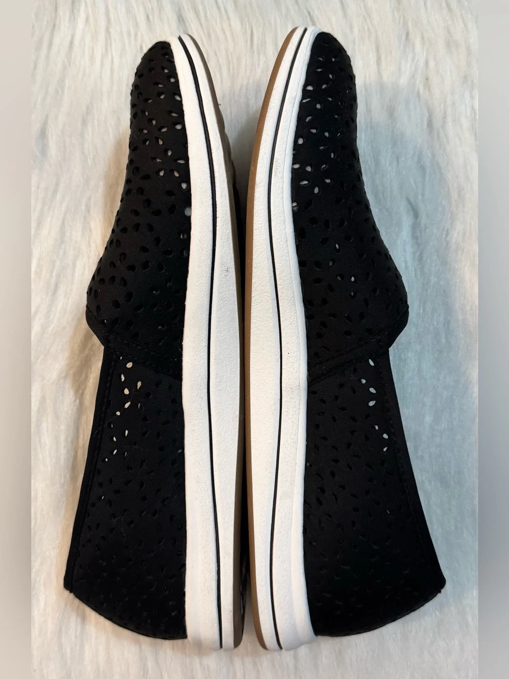 Ladies Clarks Cloudsteppers Breeze Emily Pull-On Casual Sneakers Black SZ 8 EUC